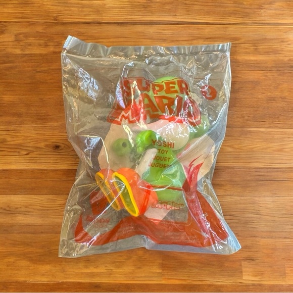 VINTAGE 2017 McDonald’s Super Mario Yoshi Toy - SEALED - Picture 1 of 4